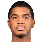  齐鲁德比激战正酣，山东外援克里斯强势爆发，率队取胜青岛。 体育新闻