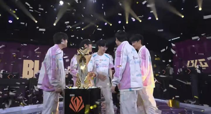  漫长三年等待落幕；BLG力克G2问鼎先锋赛；LPL重夺国际冠军荣耀。 游戏攻略