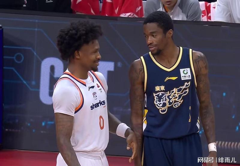  战术权重重构：CBA外援角色演变与上海队冠军隐患 体育新闻